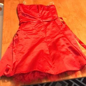 Fun, strapless polka dot dress!